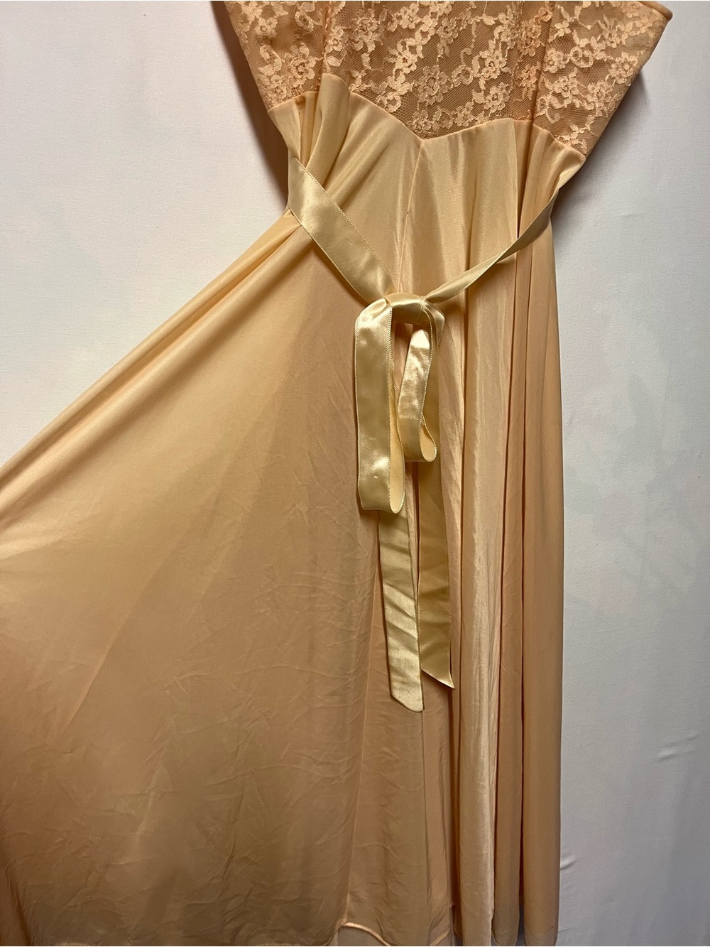 Vintage Vanity Fair 32 Champagne Nylon Lace Peignoir Nightgown Chemise Sheer - Picture 5 of 12